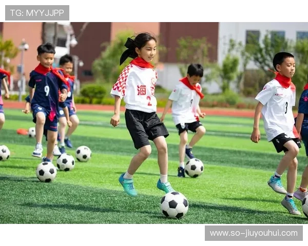 以半蹲姿势发球提高学生足球基本功与比赛应用能力的教学设计