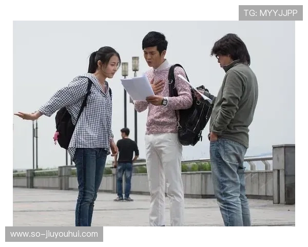 《足球大战短剧热播引发热议,观众热衷激情竞技与剧情碰撞的双重魅力》 《足球大战短剧热播引发热议,观众热衷激情竞技与剧情碰撞的双重魅力》