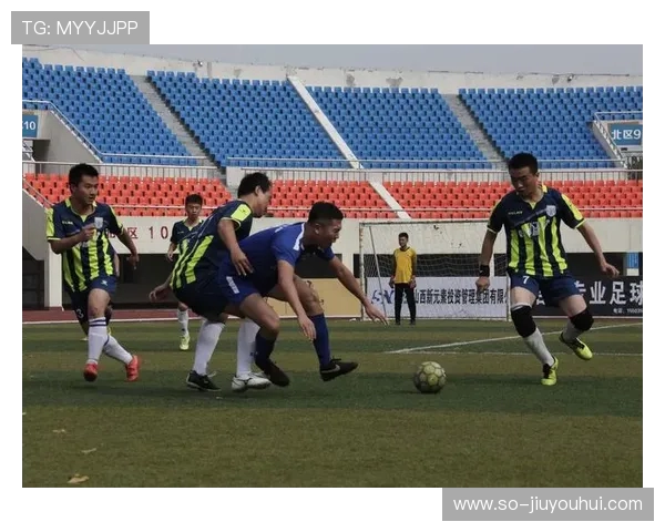 任彪在绿茵场上驰骋展现足球技巧与拼搏精神成就传奇