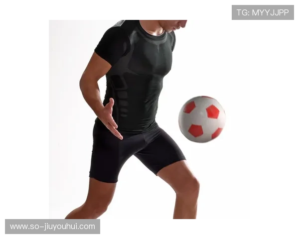 白色足球服短袖男时尚搭配与高强度运动表现全面深度解析指南宝典 白色足球服短袖男时尚搭配与高强度运动表现全面深度解析指南宝典